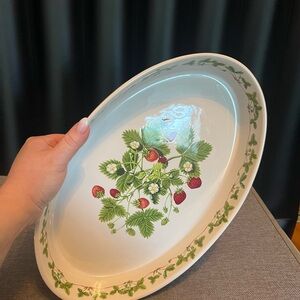 Summer Strawberries by PORTMEIRION (14” baker)